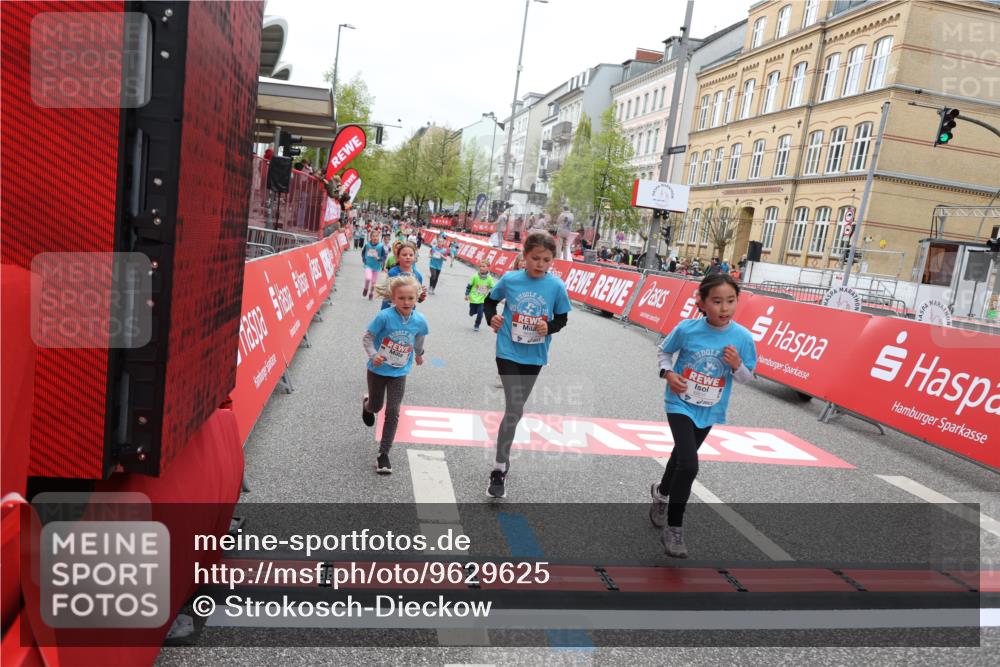 25.04.2026 - Das Zehntel Strokosch-Dieckow http://msf.ph/oto/9629625 25.04.2026 11:07:18 Ziel 5919, 6445, 6776, 6796, 6807, 6835, 6841, 6863 meine-sportfotos.de