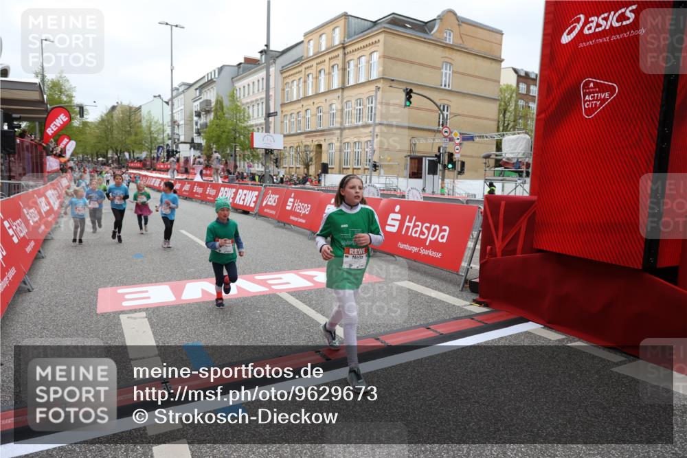 25.04.2026 - Das Zehntel Strokosch-Dieckow http://msf.ph/oto/9629673 25.04.2026 11:07:16 Ziel 5893, 5919, 6776, 6796, 6807, 6835, 6841 meine-sportfotos.de