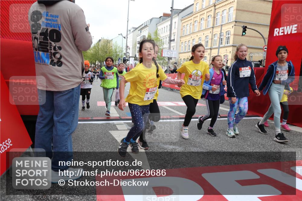 25.04.2026 - Das Zehntel Strokosch-Dieckow http://msf.ph/oto/9629686 25.04.2026 09:02:39 Ziel 1000, 1057, 1249, 1252, 1293, 1527, 1530, 1941, 1942, 1950, 1957, 2407, 2485, 2759, 2766, 2795, 2888, 3032, 3137, 3147, 3628, 3692, 3770, 3954, 3983 meine-sportfotos.de