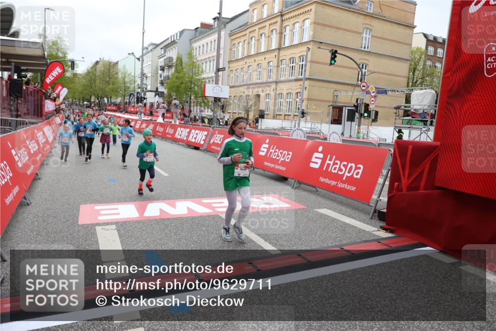 25.04.2026 - Das Zehntel Strokosch-Dieckow http://msf.ph/oto/9629711 25.04.2026 11:07:15 Ziel 5893, 5919, 6796, 6807 meine-sportfotos.de
