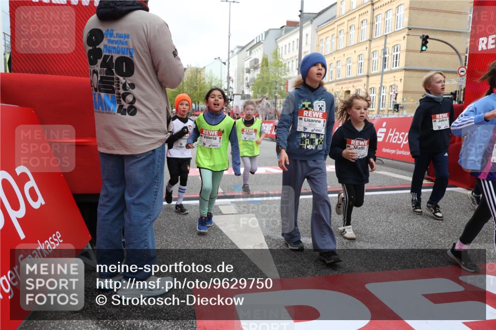 25.04.2026 - Das Zehntel Strokosch-Dieckow http://msf.ph/oto/9629750 25.04.2026 09:02:40 Ziel 1000, 1057, 1249, 1252, 1293, 1527, 1530, 1950, 2407, 2485, 2759, 2766, 2850, 3032, 3137, 3147, 3628, 3692, 3770, 3954, 3983 meine-sportfotos.de
