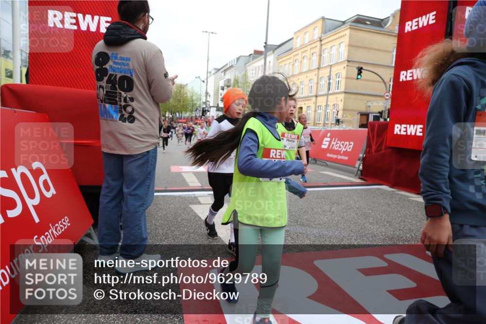 25.04.2026 - Das Zehntel Strokosch-Dieckow http://msf.ph/oto/9629789 25.04.2026 09:02:41 Ziel 1000, 1057, 1249, 1252, 1293, 1527, 1530, 1950, 2228, 2375, 2407, 2485, 2759, 2766, 2850, 3137, 3147, 3628, 3692, 3954, 3983 meine-sportfotos.de