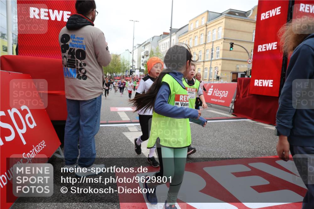 25.04.2026 - Das Zehntel Strokosch-Dieckow http://msf.ph/oto/9629801 25.04.2026 09:02:41 Ziel 1000, 1057, 1249, 1252, 1293, 1527, 1530, 1950, 2228, 2375, 2407, 2485, 2759, 2766, 2850, 3137, 3147, 3628, 3692, 3954, 3983 meine-sportfotos.de
