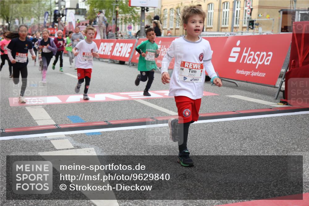 25.04.2026 - Das Zehntel Strokosch-Dieckow http://msf.ph/oto/9629840 25.04.2026 09:02:43 Ziel 1000, 1007, 1012, 1057, 1249, 1252, 1293, 1527, 1530, 2228, 2235, 2375, 2407, 2759, 2766, 2847, 2850, 3137, 3147, 3628, 3692, 3954, 3983 meine-sportfotos.de