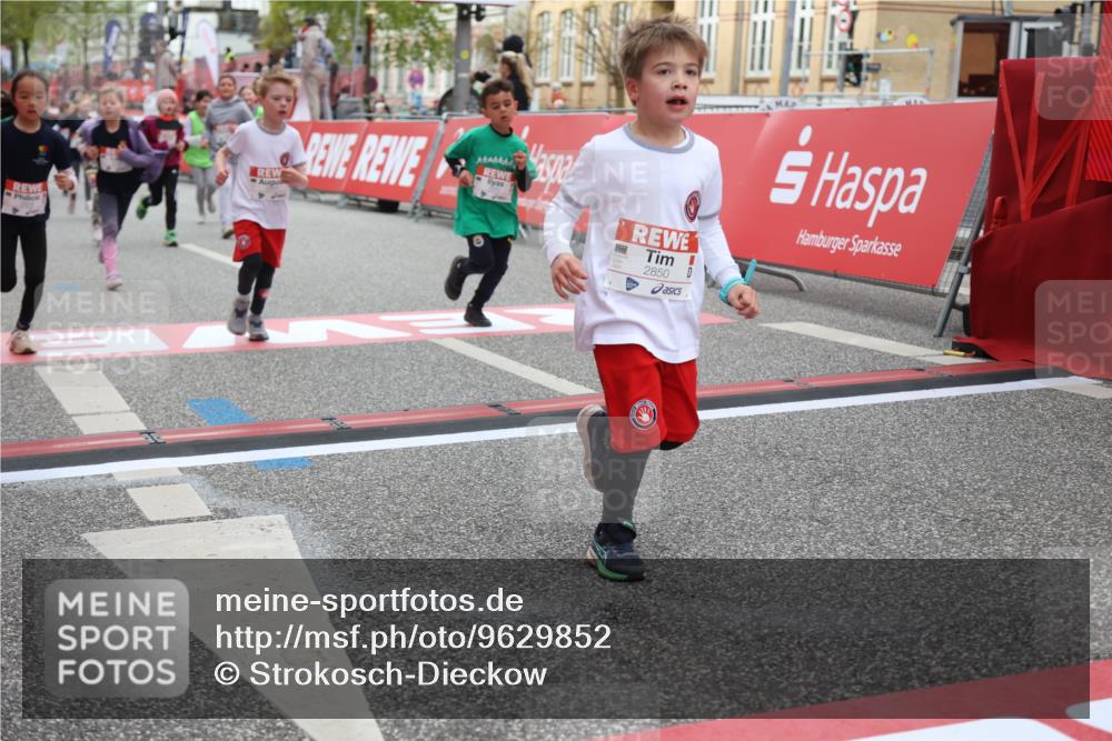 25.04.2026 - Das Zehntel Strokosch-Dieckow http://msf.ph/oto/9629852 25.04.2026 09:02:43 Ziel 1000, 1007, 1012, 1057, 1249, 1252, 1293, 1527, 1530, 2228, 2235, 2375, 2407, 2759, 2766, 2847, 2850, 3137, 3147, 3628, 3692, 3954, 3983 meine-sportfotos.de