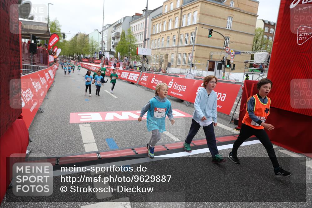 25.04.2026 - Das Zehntel Strokosch-Dieckow http://msf.ph/oto/9629887 25.04.2026 11:07:05 Ziel 5191, 5607, 5620, 5639, 5890, 6621, 6769, 6775, 7068, 7083, 7353, 7354, 7415, 7418, 7765, 7816, 7871 meine-sportfotos.de