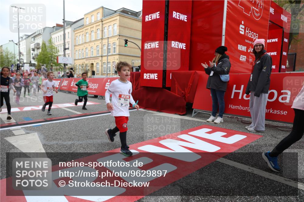 25.04.2026 - Das Zehntel Strokosch-Dieckow http://msf.ph/oto/9629897 25.04.2026 09:02:44 Ziel 1000, 1007, 1012, 1057, 1249, 1252, 1293, 1527, 1530, 2228, 2235, 2375, 2759, 2766, 2847, 2850, 3137, 3147, 3692, 3787, 3819, 3820, 3954, 3983 meine-sportfotos.de