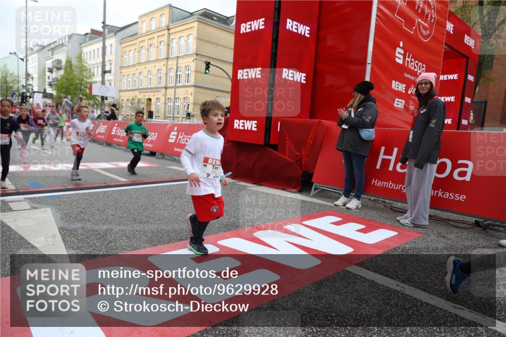 25.04.2026 - Das Zehntel Strokosch-Dieckow http://msf.ph/oto/9629928 25.04.2026 09:02:44 Ziel 1000, 1007, 1012, 1057, 1249, 1252, 1293, 1527, 1530, 2228, 2235, 2375, 2759, 2766, 2847, 2850, 3137, 3147, 3692, 3787, 3819, 3820, 3954, 3983 meine-sportfotos.de