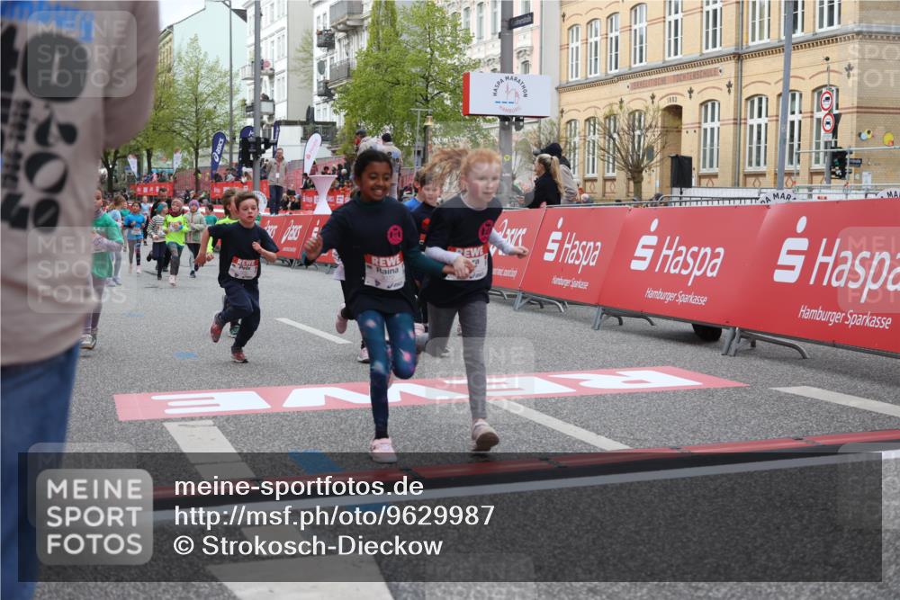 25.04.2026 - Das Zehntel Strokosch-Dieckow http://msf.ph/oto/9629987 25.04.2026 09:02:48 Ziel 1007, 1012, 1425, 1435, 1813, 2139, 2143, 2198, 2228, 2235, 2375, 2448, 2847, 2850, 3061, 3072, 3681, 3787, 3819, 3820 meine-sportfotos.de