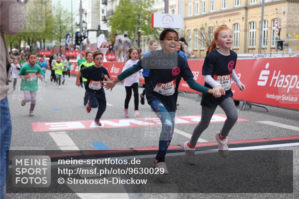 25.04.2026 - Das Zehntel Strokosch-Dieckow http://msf.ph/oto/9630029 25.04.2026 09:02:48 Ziel 1007, 1012, 1425, 1435, 1813, 2139, 2143, 2198, 2228, 2235, 2375, 2448, 2847, 2850, 3061, 3072, 3681, 3787, 3819, 3820 meine-sportfotos.de