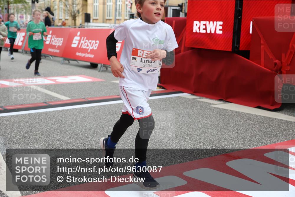 25.04.2026 - Das Zehntel Strokosch-Dieckow http://msf.ph/oto/9630087 25.04.2026 09:02:53 Ziel 1232, 1425, 1435, 1813, 2139, 2143, 2198, 2388, 2448, 3061, 3072, 3650, 3681, 3694, 3786, 3793, 3794 meine-sportfotos.de