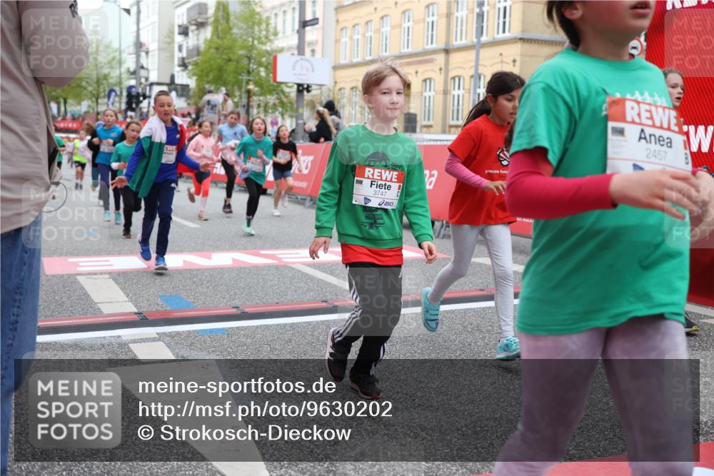 25.04.2026 - Das Zehntel Strokosch-Dieckow http://msf.ph/oto/9630202 25.04.2026 09:02:58 Ziel 1232, 1337, 1343, 1716, 2003, 2388, 2457, 2595, 3399, 3434, 3435, 3633, 3639, 3643, 3645, 3647, 3649, 3650, 3694, 3747, 3786, 3793, 3794, 3941, 3981, 3982 meine-sportfotos.de