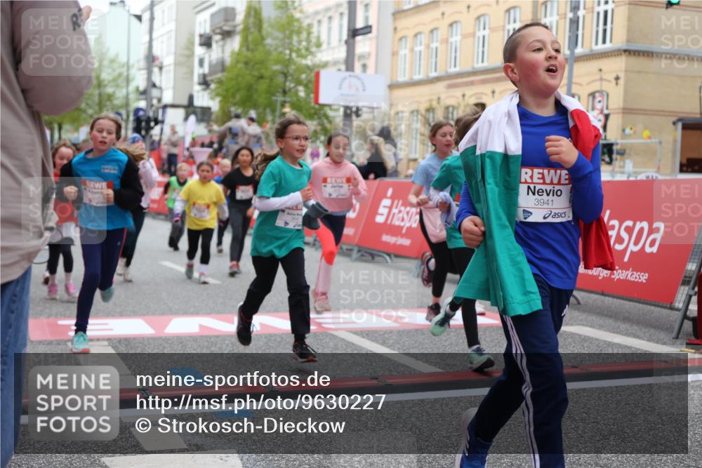25.04.2026 - Das Zehntel Strokosch-Dieckow http://msf.ph/oto/9630227 25.04.2026 09:03:00 Ziel 1232, 1337, 1343, 1478, 1716, 1805, 2003, 2127, 2135, 2388, 2457, 2504, 2595, 2600, 2736, 2926, 3399, 3434, 3435, 3633, 3638, 3639, 3643, 3645, 3647, 3649, 3650, 3694, 3747, 3774, 3786, 3793, 3794, 3941, 3981, 3982 meine-sportfotos.de