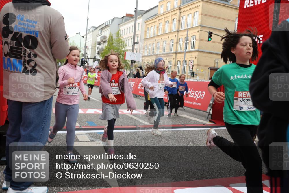 25.04.2026 - Das Zehntel Strokosch-Dieckow http://msf.ph/oto/9630250 25.04.2026 09:03:02 Ziel 1337, 1343, 1478, 1716, 1805, 2003, 2127, 2135, 2457, 2504, 2518, 2595, 2600, 2665, 2713, 2736, 2926, 3153, 3310, 3399, 3434, 3435, 3633, 3638, 3639, 3643, 3645, 3647, 3649, 3747, 3774, 3941, 3981, 3982 meine-sportfotos.de