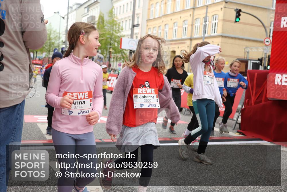 25.04.2026 - Das Zehntel Strokosch-Dieckow http://msf.ph/oto/9630259 25.04.2026 09:03:03 Ziel 1478, 1805, 2127, 2135, 2504, 2518, 2595, 2600, 2665, 2713, 2736, 2926, 3153, 3310, 3399, 3434, 3435, 3633, 3638, 3639, 3643, 3645, 3647, 3649, 3747, 3774, 3941, 3981, 3982 meine-sportfotos.de