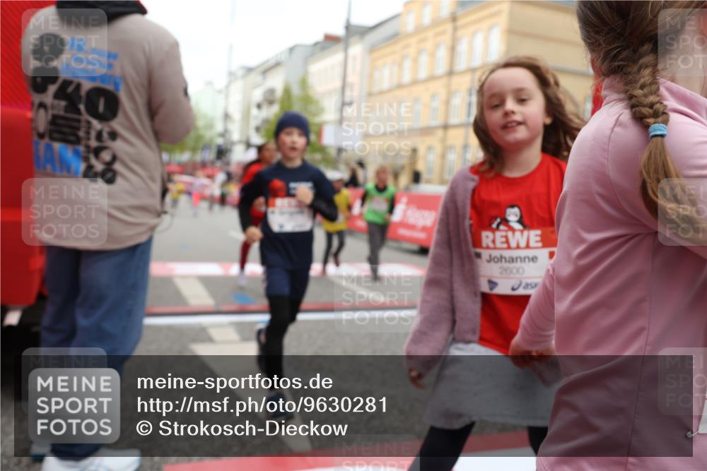 25.04.2026 - Das Zehntel Strokosch-Dieckow http://msf.ph/oto/9630281 25.04.2026 09:03:04 Ziel 1478, 1805, 2127, 2135, 2220, 2504, 2518, 2595, 2600, 2665, 2713, 2736, 2926, 3153, 3310, 3399, 3435, 3633, 3638, 3639, 3643, 3645, 3647, 3649, 3774, 3941, 3981, 3982 meine-sportfotos.de