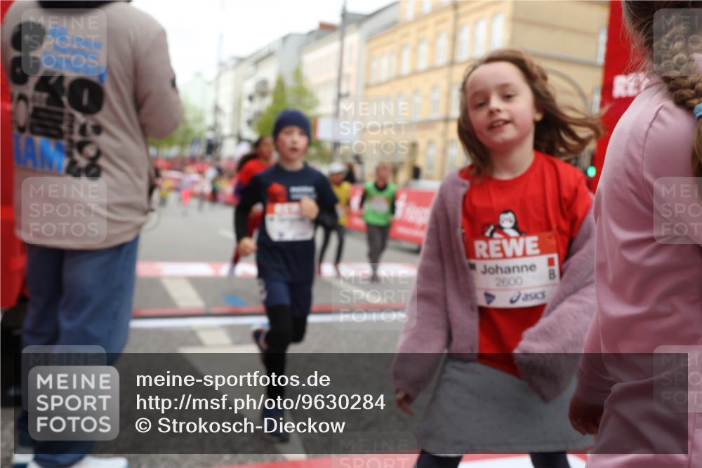 25.04.2026 - Das Zehntel Strokosch-Dieckow http://msf.ph/oto/9630284 25.04.2026 09:03:04 Ziel 1478, 1805, 2127, 2135, 2220, 2504, 2518, 2595, 2600, 2665, 2713, 2736, 2926, 3153, 3310, 3399, 3435, 3633, 3638, 3639, 3643, 3645, 3647, 3649, 3774, 3941, 3981, 3982 meine-sportfotos.de