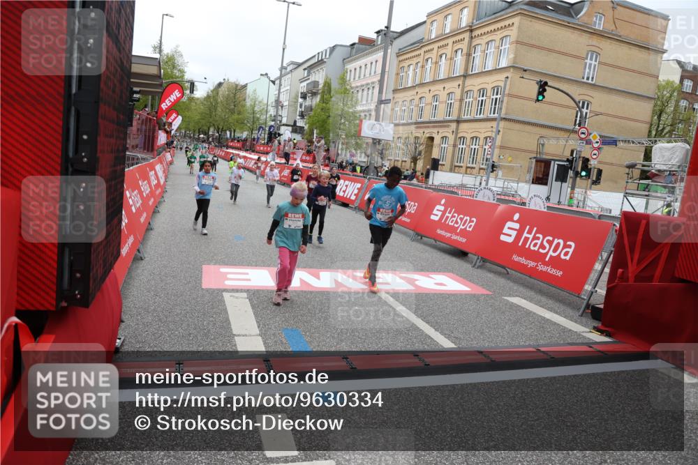 25.04.2026 - Das Zehntel Strokosch-Dieckow http://msf.ph/oto/9630334 25.04.2026 11:06:23 Ziel 5051, 5875, 6587, 6773, 6801, 7215, 7216, 7416, 7645 meine-sportfotos.de
