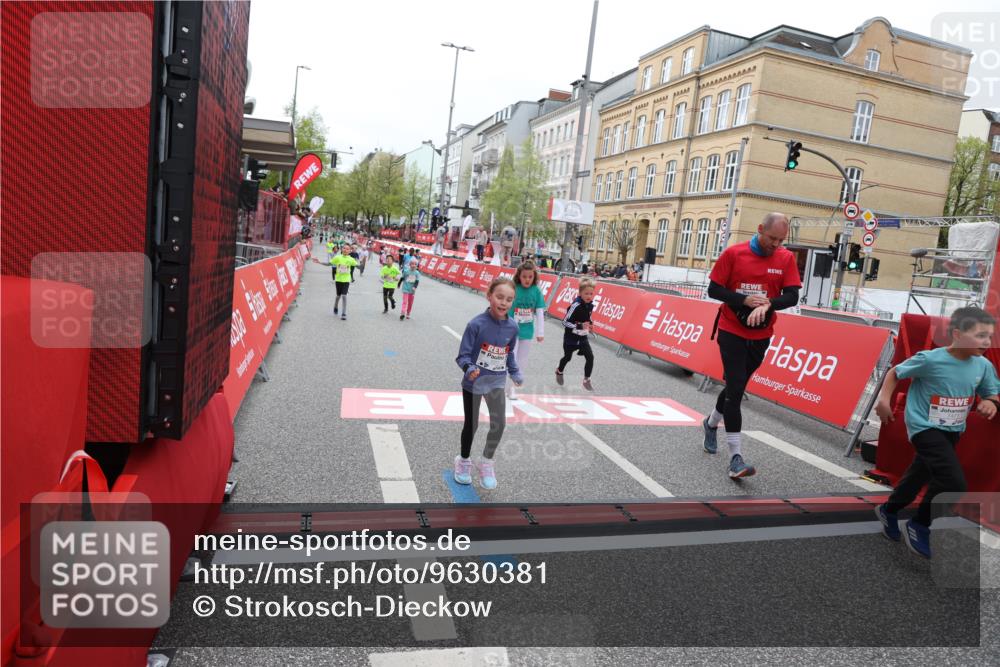 25.04.2026 - Das Zehntel Strokosch-Dieckow http://msf.ph/oto/9630381 25.04.2026 11:06:17 Ziel 5051, 5121, 5875, 7268, 7295, 7471, 8073 meine-sportfotos.de