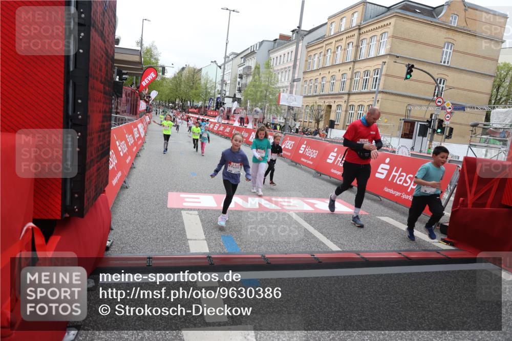 25.04.2026 - Das Zehntel Strokosch-Dieckow http://msf.ph/oto/9630386 25.04.2026 11:06:17 Ziel 5051, 5121, 5875, 7268, 7295, 7471, 8073 meine-sportfotos.de