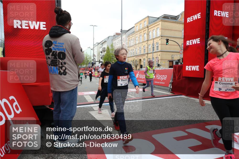 25.04.2026 - Das Zehntel Strokosch-Dieckow http://msf.ph/oto/9630489 25.04.2026 09:03:18 Ziel 2121, 2281, 2283, 2340, 2402, 3017, 3213, 3286, 3293, 3396, 3425, 3550, 3854, 3871, 3909 meine-sportfotos.de