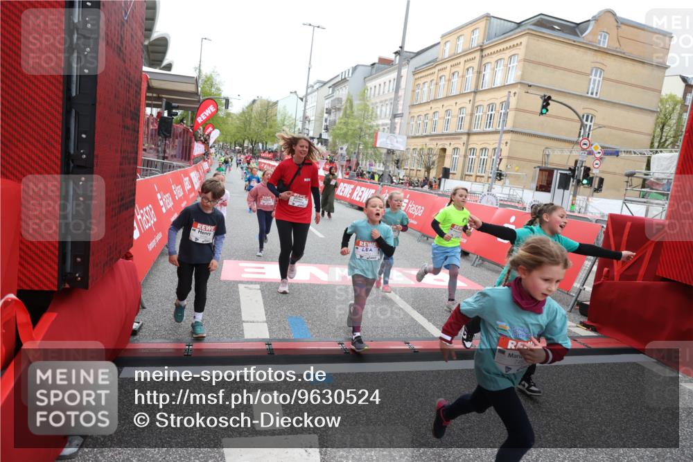 25.04.2026 - Das Zehntel Strokosch-Dieckow http://msf.ph/oto/9630524 25.04.2026 11:05:59 Ziel 5124, 5686, 5886, 6159, 6381, 6599, 6970, 7210, 7213, 7433, 7461, 7492, 7566 meine-sportfotos.de
