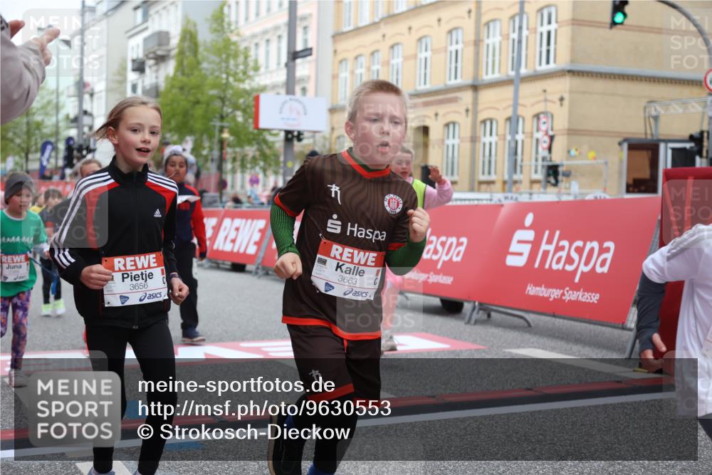 25.04.2026 - Das Zehntel Strokosch-Dieckow http://msf.ph/oto/9630553 25.04.2026 09:03:24 Ziel 1449, 1749, 1750, 1945, 2378, 2389, 2949, 3144, 3213, 3425, 3550, 3656, 3662, 3663, 3854, 3871, 4021 meine-sportfotos.de