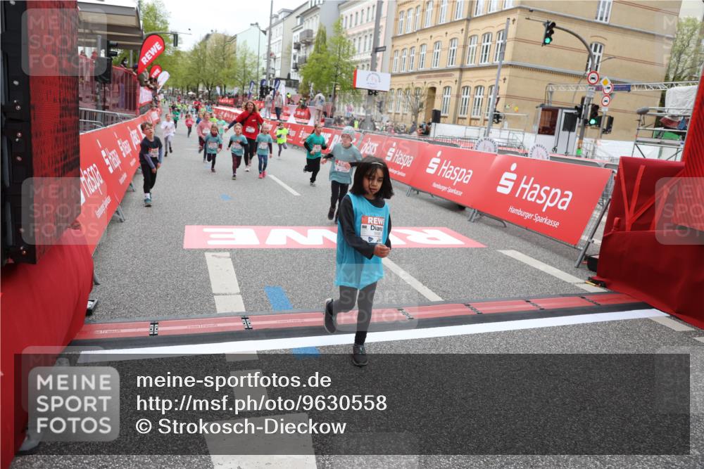 25.04.2026 - Das Zehntel Strokosch-Dieckow http://msf.ph/oto/9630558 25.04.2026 11:05:56 Ziel 5686, 5776, 6381, 7433, 7435, 7473, 7474, 7828, 7831 meine-sportfotos.de