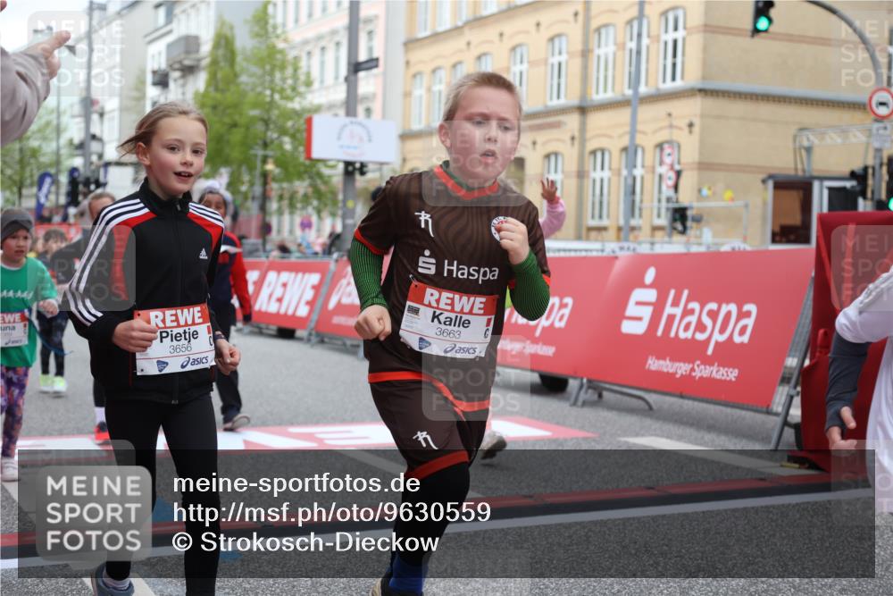 25.04.2026 - Das Zehntel Strokosch-Dieckow http://msf.ph/oto/9630559 25.04.2026 09:03:24 Ziel 1449, 1749, 1750, 1945, 2378, 2389, 2949, 3144, 3213, 3425, 3550, 3656, 3662, 3663, 3854, 3871, 4021 meine-sportfotos.de