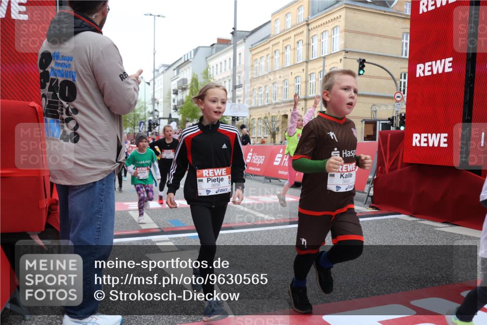 25.04.2026 - Das Zehntel Strokosch-Dieckow http://msf.ph/oto/9630565 25.04.2026 09:03:24 Ziel 1449, 1749, 1750, 1945, 2378, 2389, 2949, 3144, 3213, 3425, 3550, 3656, 3662, 3663, 3854, 3871, 4021 meine-sportfotos.de