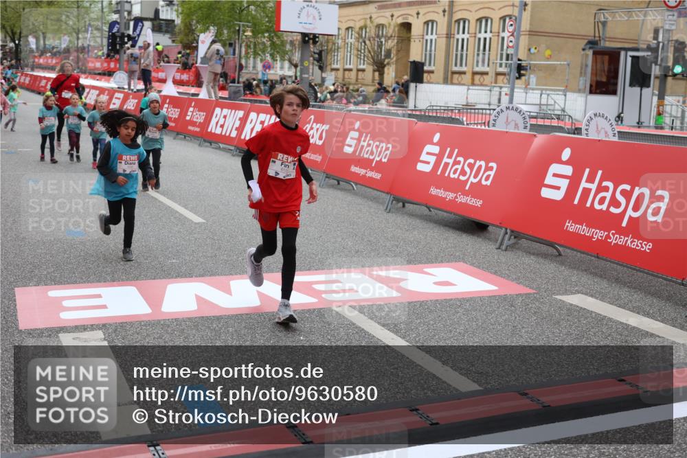 25.04.2026 - Das Zehntel Strokosch-Dieckow http://msf.ph/oto/9630580 25.04.2026 11:05:54 Ziel 5105, 5119, 5475, 5686, 5776, 6381, 7404, 7435, 7473, 7474, 7828, 7831, 8069 meine-sportfotos.de