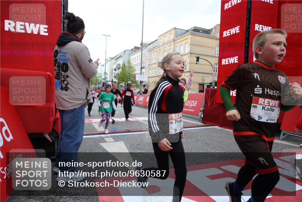 25.04.2026 - Das Zehntel Strokosch-Dieckow http://msf.ph/oto/9630587 25.04.2026 09:03:24 Ziel 1449, 1749, 1750, 1945, 2378, 2389, 2949, 3144, 3213, 3425, 3550, 3656, 3662, 3663, 3854, 3871, 4021 meine-sportfotos.de