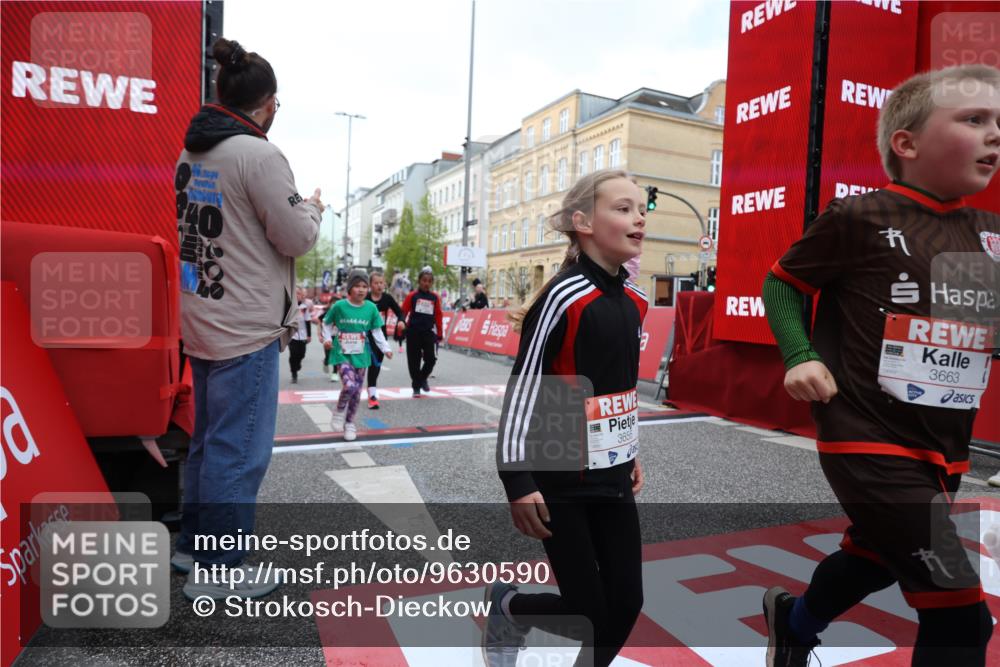 25.04.2026 - Das Zehntel Strokosch-Dieckow http://msf.ph/oto/9630590 25.04.2026 09:03:25 Ziel 1449, 1749, 1750, 1827, 1945, 2378, 2389, 2690, 2949, 3144, 3425, 3485, 3550, 3656, 3662, 3663, 3854, 4021 meine-sportfotos.de