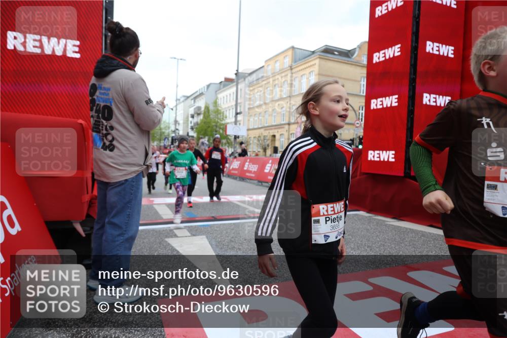25.04.2026 - Das Zehntel Strokosch-Dieckow http://msf.ph/oto/9630596 25.04.2026 09:03:25 Ziel 1449, 1749, 1750, 1827, 1945, 2378, 2389, 2690, 2949, 3144, 3425, 3485, 3550, 3656, 3662, 3663, 3854, 4021 meine-sportfotos.de