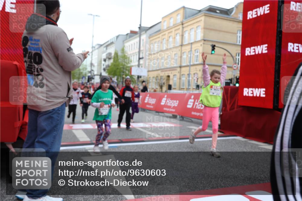25.04.2026 - Das Zehntel Strokosch-Dieckow http://msf.ph/oto/9630603 25.04.2026 09:03:25 Ziel 1449, 1749, 1750, 1827, 1945, 2378, 2389, 2690, 2949, 3144, 3425, 3485, 3550, 3656, 3662, 3663, 3854, 4021 meine-sportfotos.de