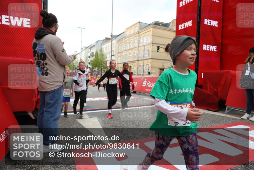 25.04.2026 - Das Zehntel Strokosch-Dieckow http://msf.ph/oto/9630641 25.04.2026 09:03:26 Ziel 1449, 1749, 1750, 1827, 1945, 2378, 2389, 2690, 2949, 3127, 3144, 3155, 3425, 3485, 3550, 3656, 3662, 3663, 3854, 4021 meine-sportfotos.de