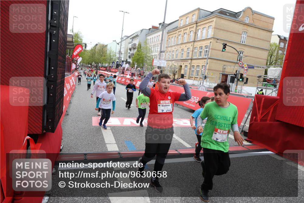 25.04.2026 - Das Zehntel Strokosch-Dieckow http://msf.ph/oto/9630658 25.04.2026 11:05:47 Ziel 5021, 5105, 5119, 5145, 5146, 5205, 5475, 5989, 6022, 6110, 6295, 6297, 6781, 6799, 6805, 7035, 7143, 7404, 7567, 8069 meine-sportfotos.de