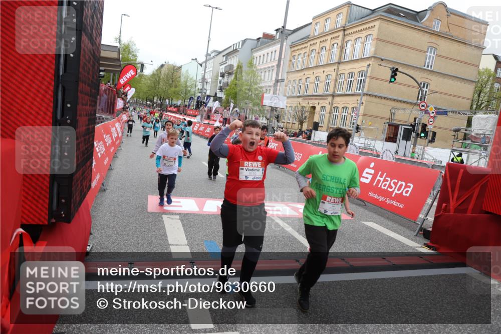 25.04.2026 - Das Zehntel Strokosch-Dieckow http://msf.ph/oto/9630660 25.04.2026 11:05:47 Ziel 5021, 5105, 5119, 5145, 5146, 5205, 5475, 5989, 6022, 6110, 6295, 6297, 6781, 6799, 6805, 7035, 7143, 7404, 7567, 8069 meine-sportfotos.de