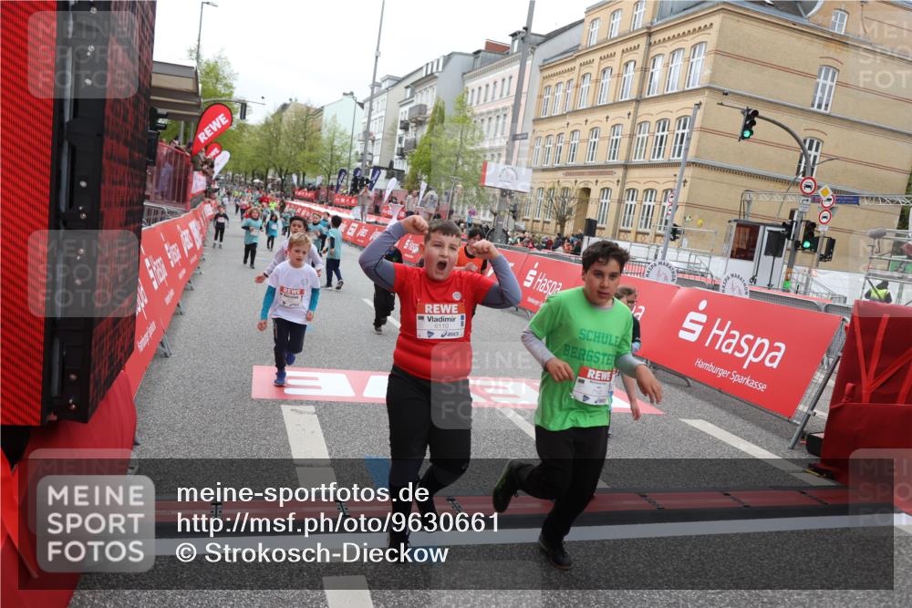 25.04.2026 - Das Zehntel Strokosch-Dieckow http://msf.ph/oto/9630661 25.04.2026 11:05:47 Ziel 5021, 5105, 5119, 5145, 5146, 5205, 5475, 5989, 6022, 6110, 6295, 6297, 6781, 6799, 6805, 7035, 7143, 7404, 7567, 8069 meine-sportfotos.de