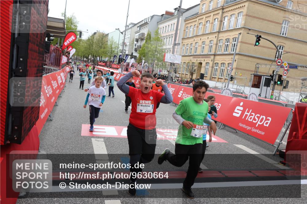 25.04.2026 - Das Zehntel Strokosch-Dieckow http://msf.ph/oto/9630664 25.04.2026 11:05:47 Ziel 5021, 5105, 5119, 5145, 5146, 5205, 5475, 5989, 6022, 6110, 6295, 6297, 6781, 6799, 6805, 7035, 7143, 7404, 7567, 8069 meine-sportfotos.de