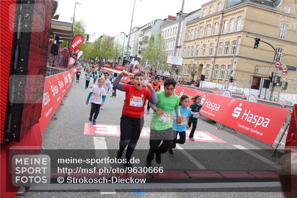 25.04.2026 - Das Zehntel Strokosch-Dieckow http://msf.ph/oto/9630666 25.04.2026 11:05:47 Ziel 5021, 5105, 5119, 5145, 5146, 5205, 5475, 5989, 6022, 6110, 6295, 6297, 6781, 6799, 6805, 7035, 7143, 7404, 7567, 8069 meine-sportfotos.de