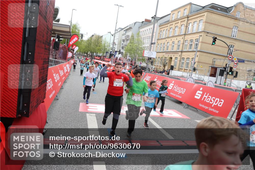 25.04.2026 - Das Zehntel Strokosch-Dieckow http://msf.ph/oto/9630670 25.04.2026 11:05:46 Ziel 5021, 5105, 5141, 5145, 5146, 5205, 5989, 6022, 6110, 6295, 6297, 6781, 6799, 6805, 7035, 7143, 7404, 7567, 8069 meine-sportfotos.de