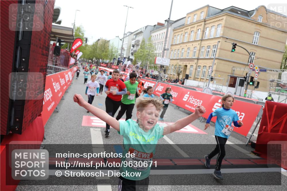 25.04.2026 - Das Zehntel Strokosch-Dieckow http://msf.ph/oto/9630671 25.04.2026 11:05:46 Ziel 5021, 5105, 5141, 5145, 5146, 5205, 5989, 6022, 6110, 6295, 6297, 6781, 6799, 6805, 7035, 7143, 7404, 7567, 8069 meine-sportfotos.de