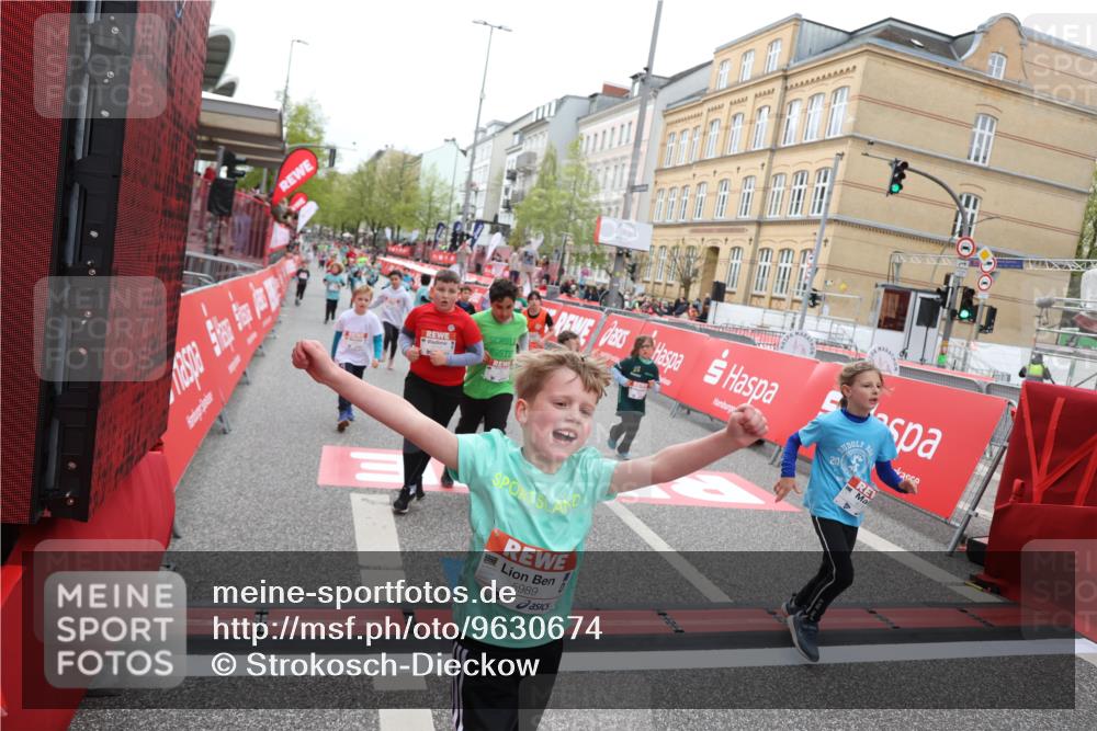 25.04.2026 - Das Zehntel Strokosch-Dieckow http://msf.ph/oto/9630674 25.04.2026 11:05:46 Ziel 5021, 5105, 5141, 5145, 5146, 5205, 5989, 6022, 6110, 6295, 6297, 6781, 6799, 6805, 7035, 7143, 7404, 7567, 8069 meine-sportfotos.de
