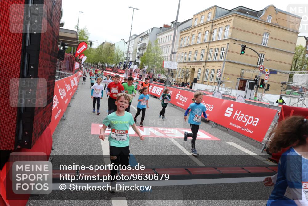 25.04.2026 - Das Zehntel Strokosch-Dieckow http://msf.ph/oto/9630679 25.04.2026 11:05:45 Ziel 5021, 5141, 5145, 5146, 5205, 5989, 6022, 6110, 6295, 6297, 6781, 6799, 6805, 7035, 7143, 7567 meine-sportfotos.de