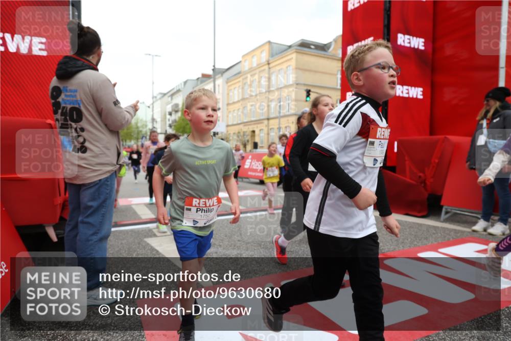 25.04.2026 - Das Zehntel Strokosch-Dieckow http://msf.ph/oto/9630680 25.04.2026 09:03:28 Ziel 1749, 1750, 1827, 1945, 2244, 2389, 2454, 2690, 2705, 2707, 2949, 3127, 3144, 3155, 3485, 3500, 3656, 3662, 3663, 3850, 3851, 4021 meine-sportfotos.de