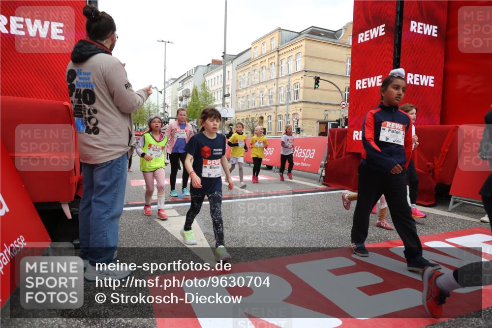 25.04.2026 - Das Zehntel Strokosch-Dieckow http://msf.ph/oto/9630704 25.04.2026 09:03:29 Ziel 1749, 1750, 1827, 2244, 2389, 2454, 2690, 2705, 2707, 2949, 3127, 3144, 3155, 3485, 3500, 3656, 3662, 3663, 3850, 3851, 4021 meine-sportfotos.de
