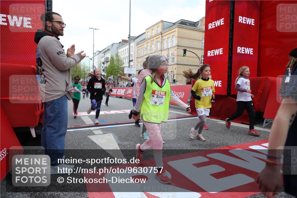 25.04.2026 - Das Zehntel Strokosch-Dieckow http://msf.ph/oto/9630757 25.04.2026 09:03:30 Ziel 1749, 1750, 1827, 2238, 2244, 2389, 2454, 2690, 2705, 2707, 3127, 3144, 3155, 3485, 3500, 3662, 3850, 3851, 4021 meine-sportfotos.de