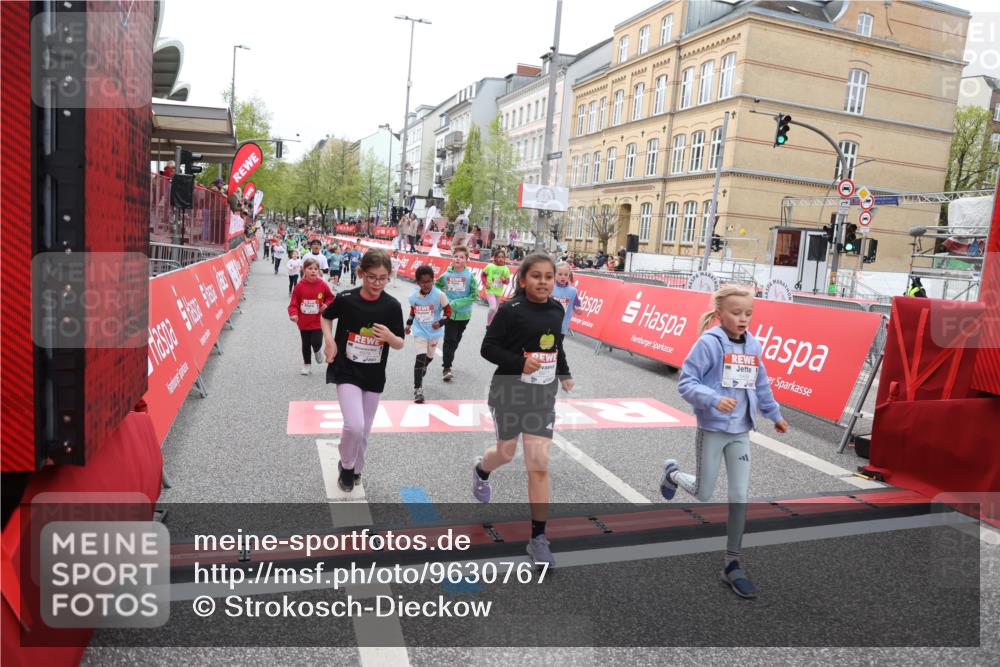 25.04.2026 - Das Zehntel Strokosch-Dieckow http://msf.ph/oto/9630767 25.04.2026 11:05:35 Ziel 5763, 5954, 6439, 6566, 6601, 6811, 6977, 6979, 7026, 7028, 7643, 7658, 7662 meine-sportfotos.de