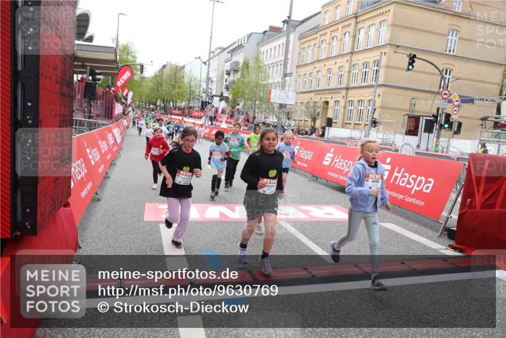 25.04.2026 - Das Zehntel Strokosch-Dieckow http://msf.ph/oto/9630769 25.04.2026 11:05:35 Ziel 5763, 5954, 6439, 6566, 6601, 6811, 6977, 6979, 7026, 7028, 7643, 7658, 7662 meine-sportfotos.de